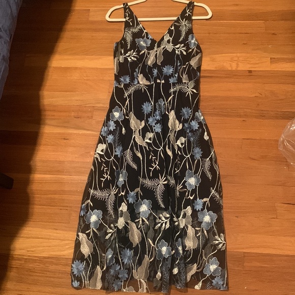 NWT Vince Camuto navy embroidered floral dress - Picture 6 of 10
